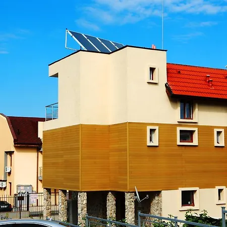 Lucky House *